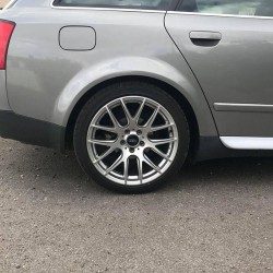 Audi_Caps_Centre_de_roue